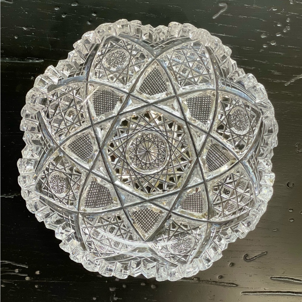 VINTAGE,AMERICAN BRILLIANT PERIOD, LEAD GLASS DISH WITH SAWTOOTH RIM.